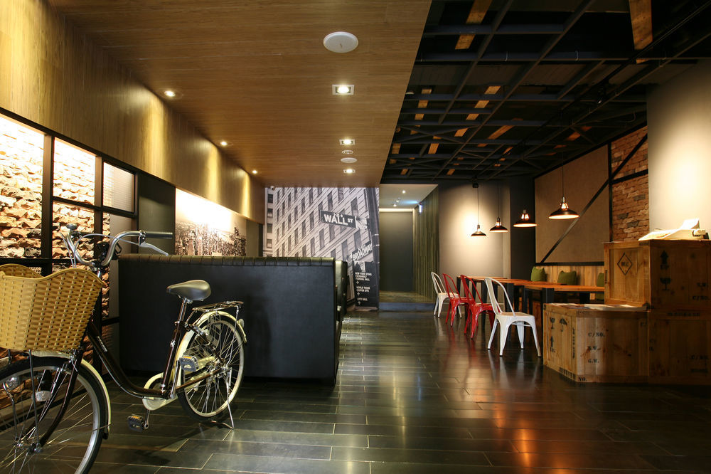 P&F Hotel Taichung Exterior photo