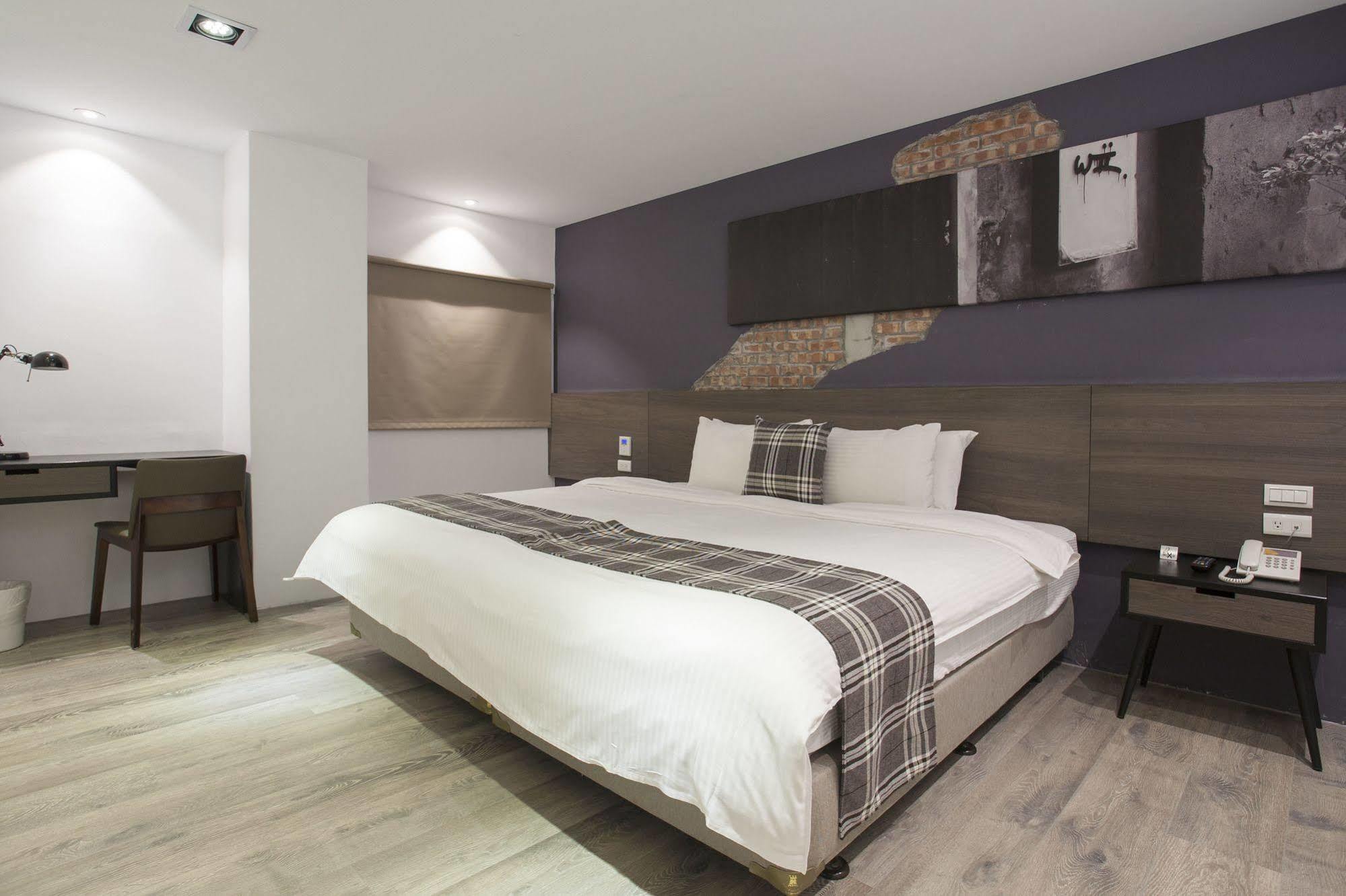 P&F Hotel Taichung Exterior photo
