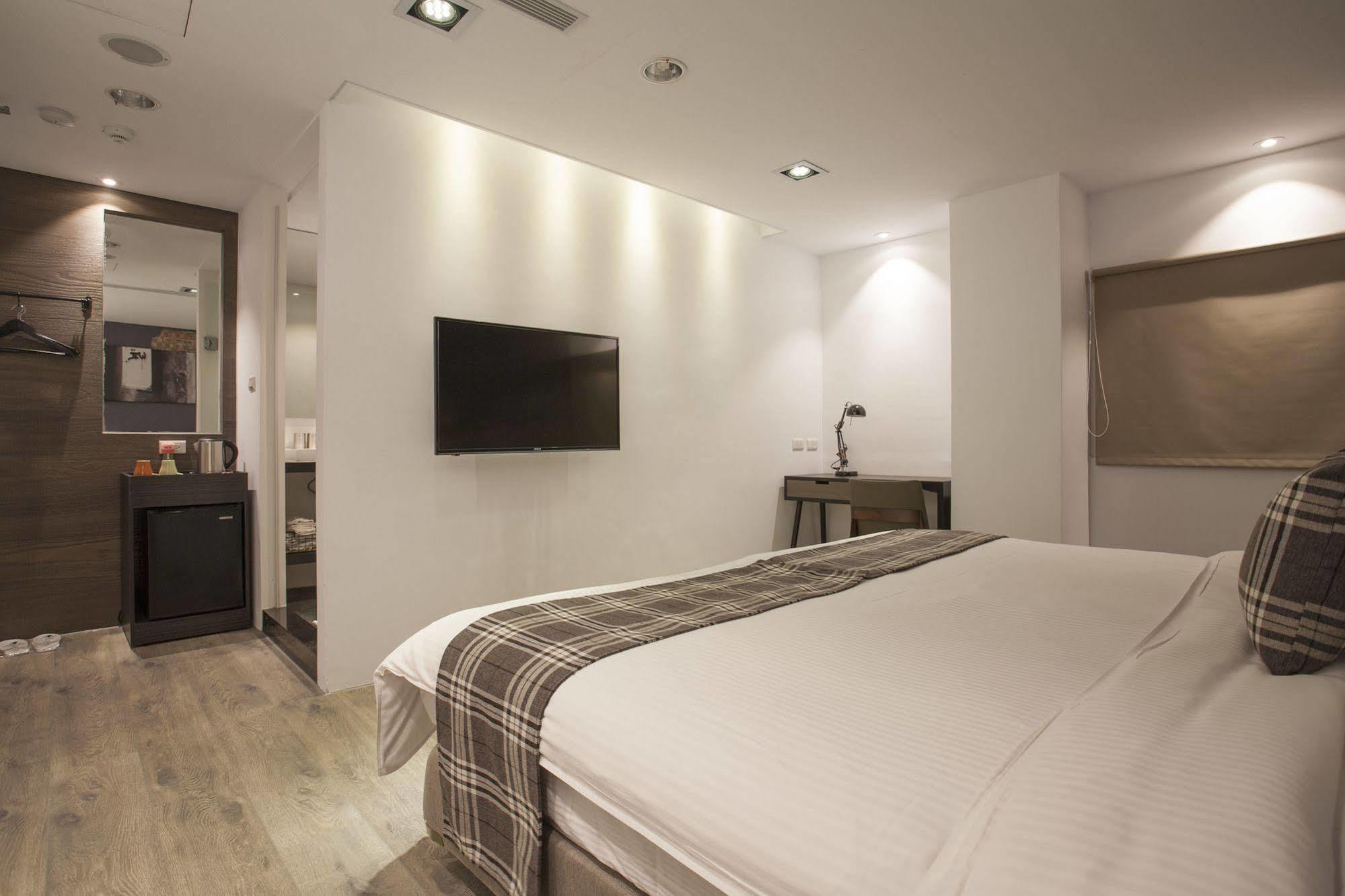 P&F Hotel Taichung Exterior photo